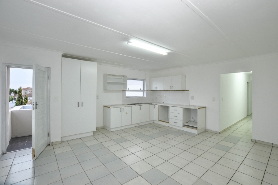 8 Bedroom Property for Sale in Parklands Western Cape
